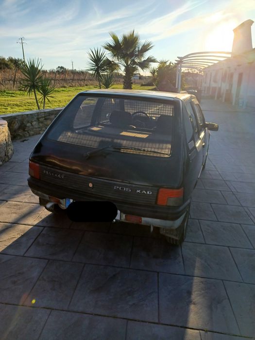 Peugeot 205 XAD 1.8D em bom estado