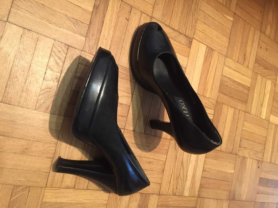 czarne skórzane szpilki na platformie, 37,5