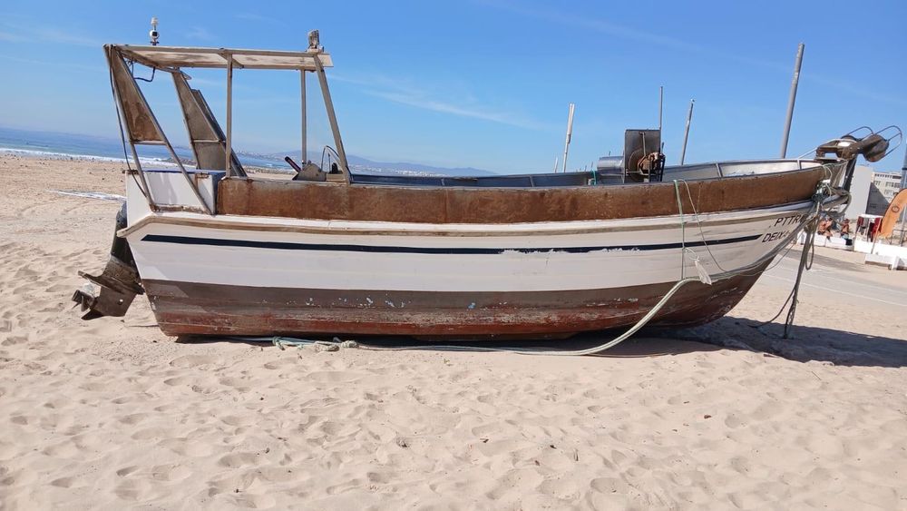Barco de Pesca Profissional "Deixa Os Falar" + Motor Suzuki 36CV + DUP