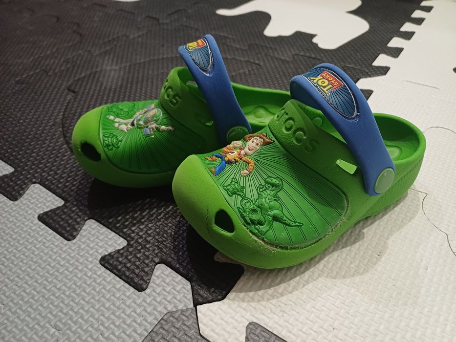 Crocs klapki sandały