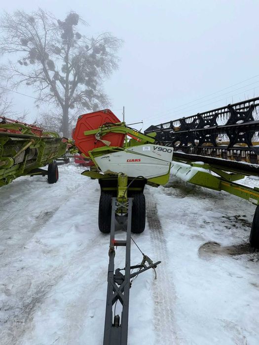 Жниварка Claas V900