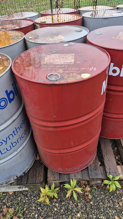 Beczka po oleju silnikowym