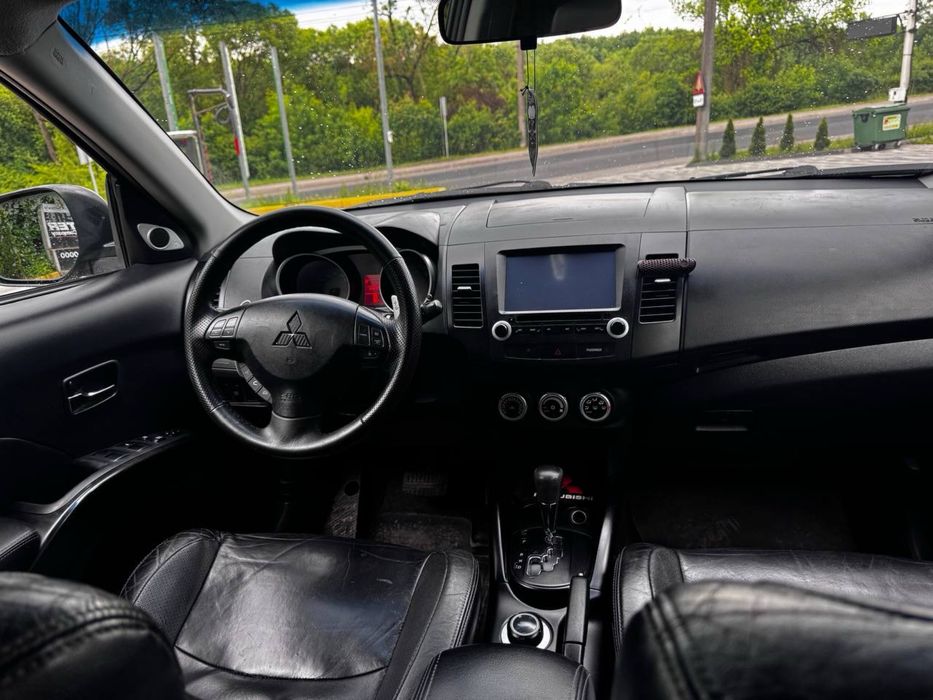 Mitsubishi Outlander XL