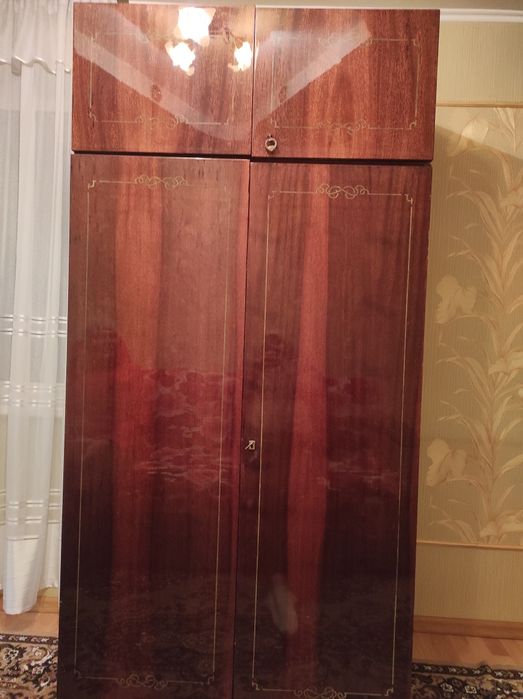 Продам шкаф в гарному стані.