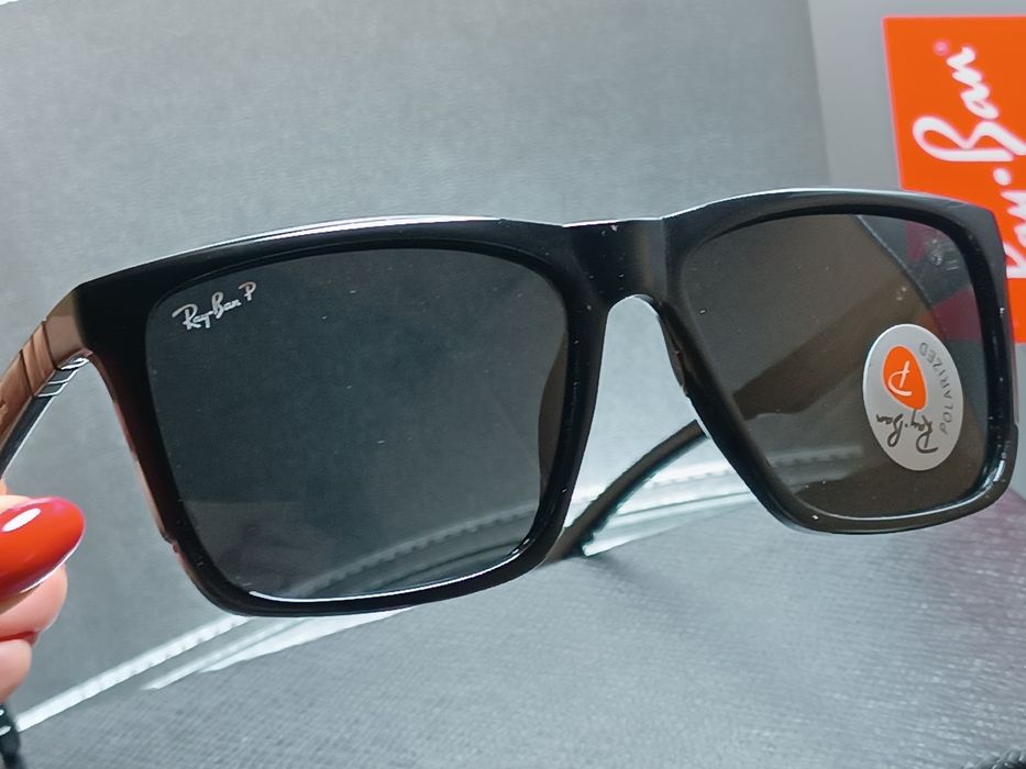Брендові окуляри Ray Ban  з футляром.