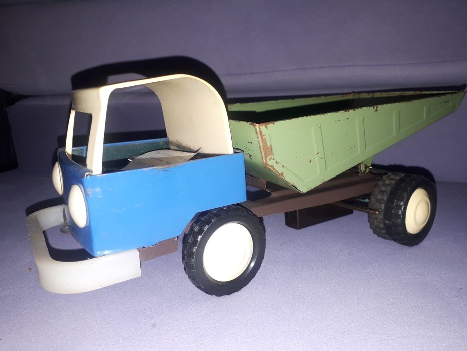 Машинка.  Игрушка СССР. Самосвал