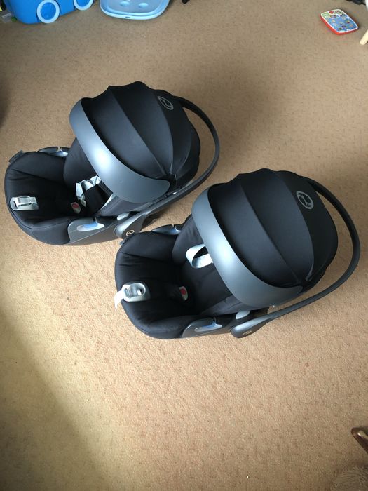 Продам Cybex Cloud Z i-Size Plus Deep Black