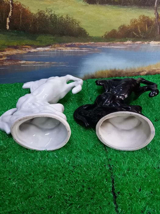 Figurki porcelanowe dwa piękne konie