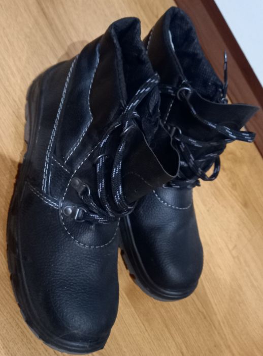Nowe Buty robocze męskie z blachą rozmiar 45