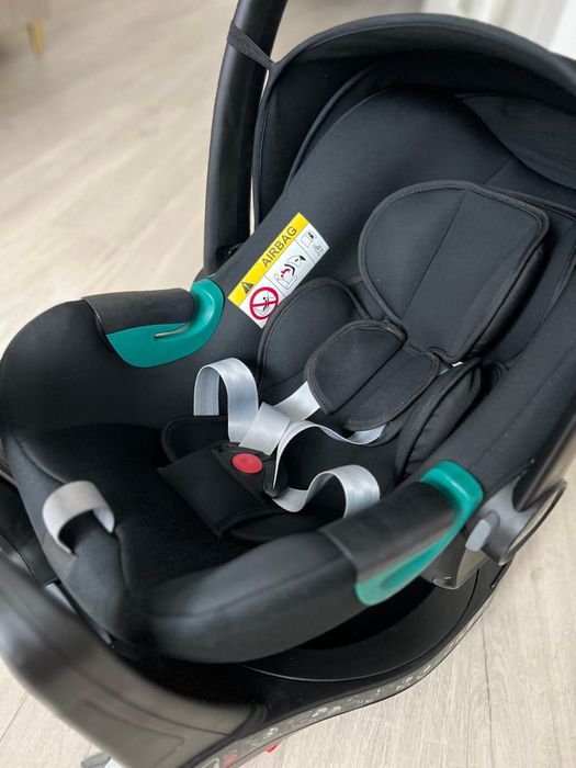 Fotelik z bazą obrotową Britax Romer Baby-Safe 3 i-Size
