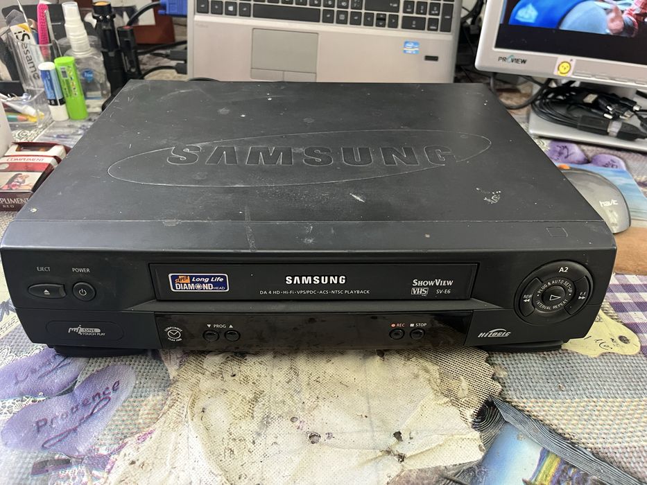 Відеомагнітофон Samsung SV-E6