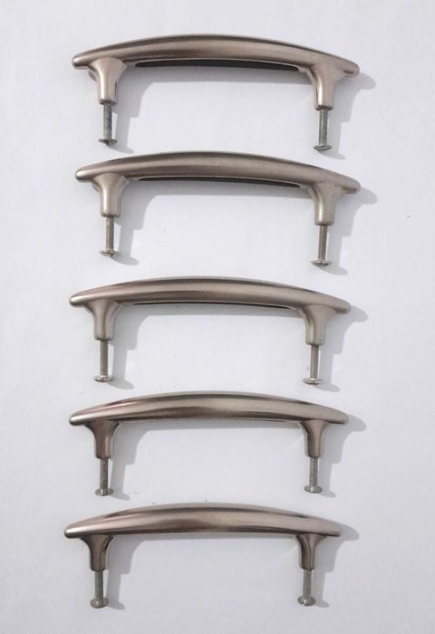Conjunto de 5 puxadores para móveis em inox (usados)