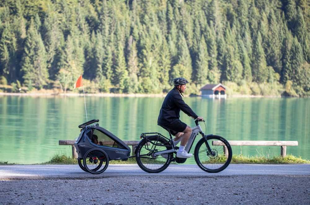 Qeridoo KidGoo 2 Navy Blue przyczepka rowerowa dla dwójki dzieci