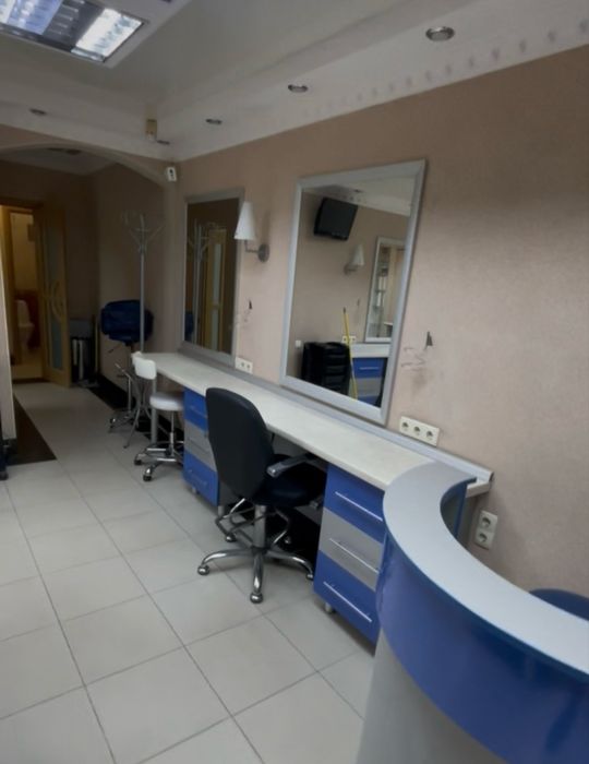 Продам парихмахерскую