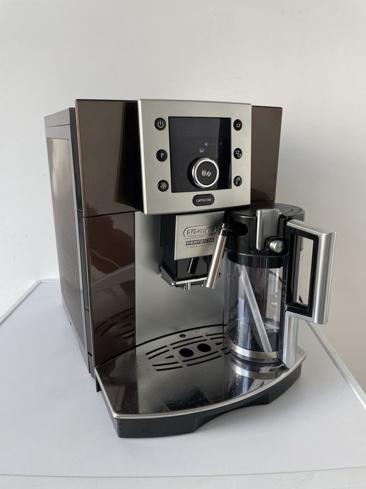 Кофемашина DeLonghi Perfecta Cappuccino ESAM 5500.BR обслужена