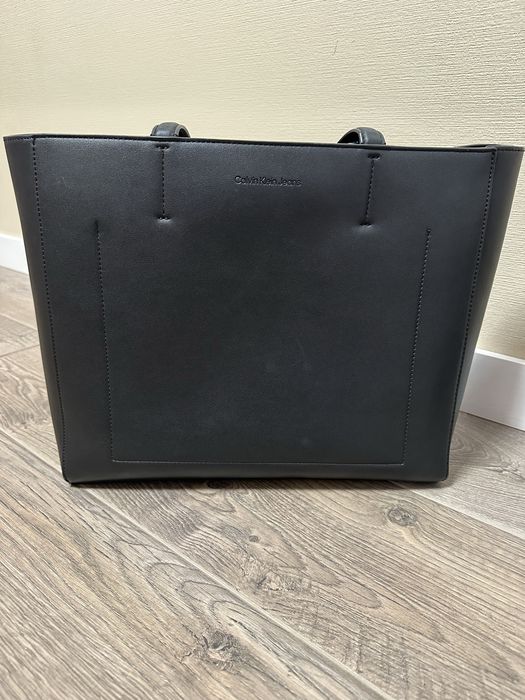 Продам новую сумку Calvin Klein