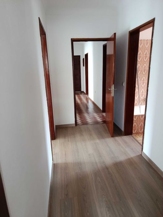 Arrenda-se apartamento