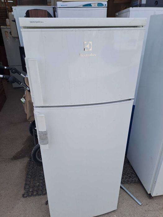 lodówka sprawna - chłodzi prawidłowo - możliwy transport