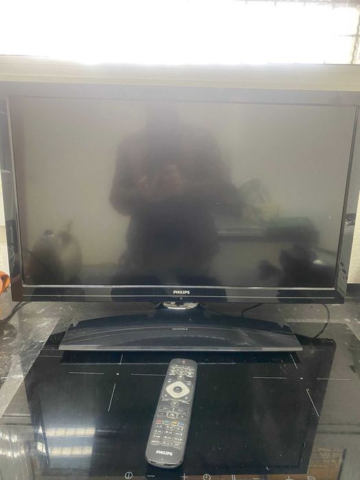 TV PHILIPS 26” HD HDMI — 60 € (URGENTE)