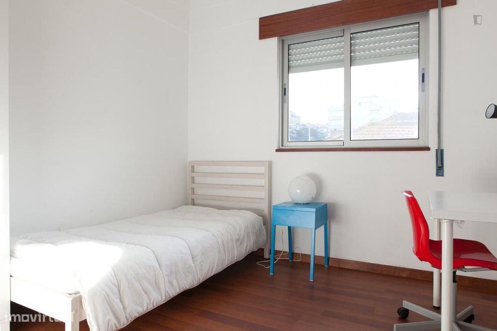 Quarto - localizado em Bonfim Porto