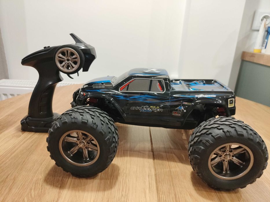 Samochód zdalnie sterowany 1:12 2WD w bardzo dobrym stanie .