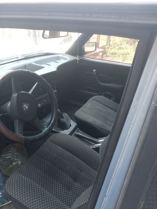 BMW 518 (e28) 1982 года