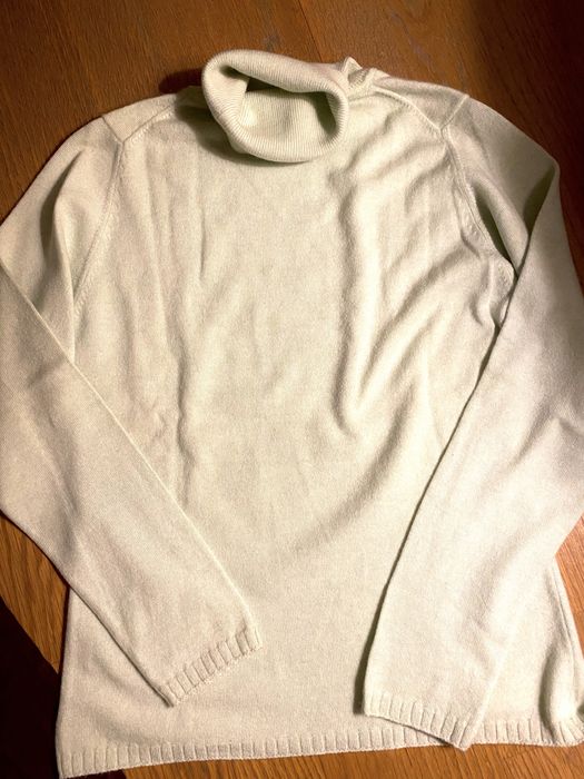 Camisolas de malha beringela e verde água