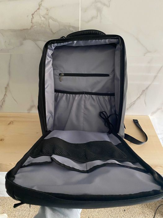 Mochila Mark Ryden impermeavel. Nova com etiqueta