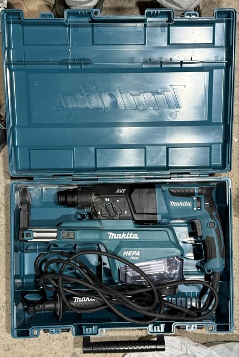Перфоратор Makita HR2653 з пилевидаленням