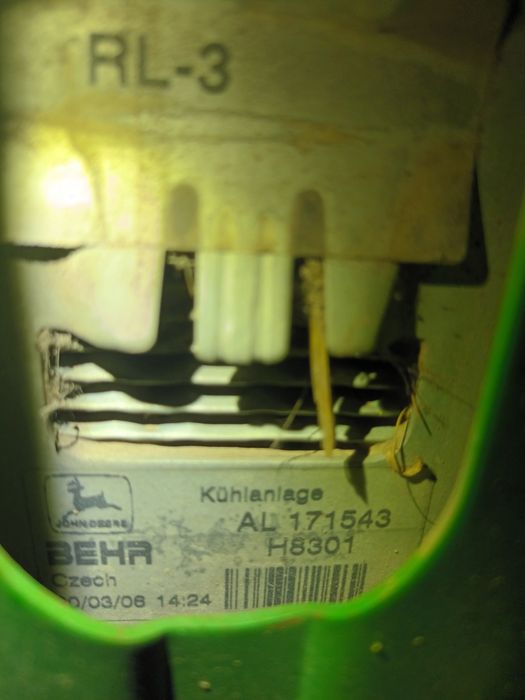 Chlodnica John Deree 6920 uszkodzona AL171543