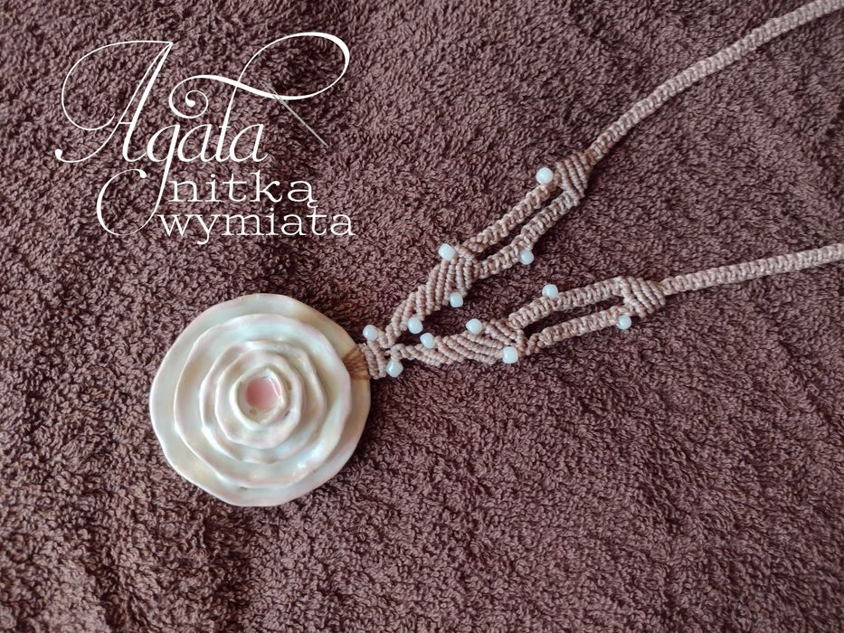 Ceramiczna biała róża naszyjnik