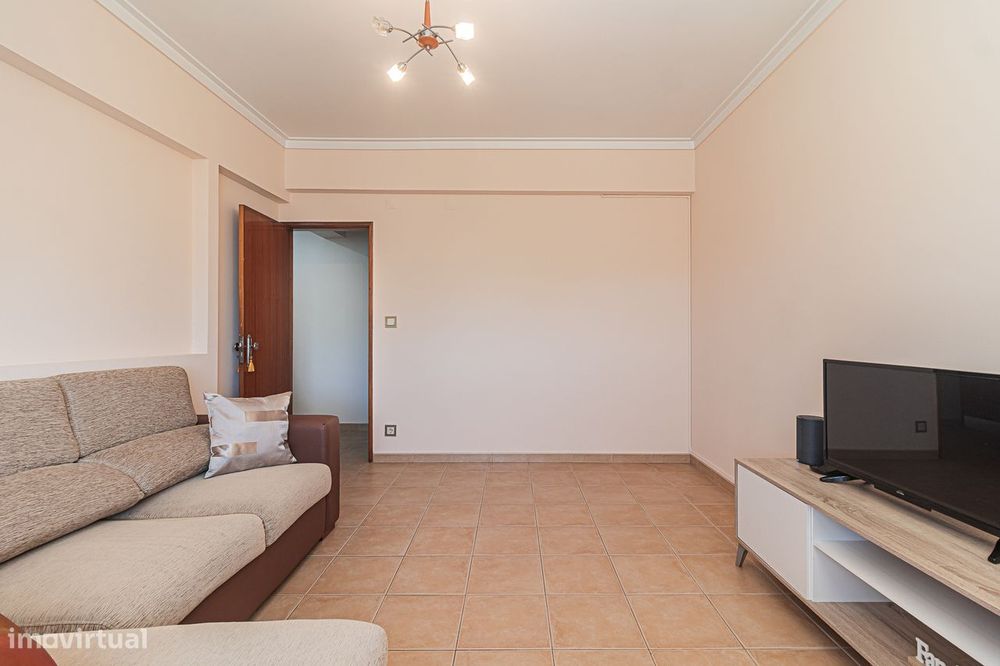 Apartamento T2 em Amora - Cruz de Pau