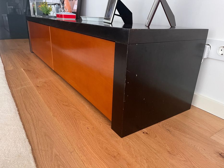 Vendo móvel apoio TV em Carvalho, com 1.80mts