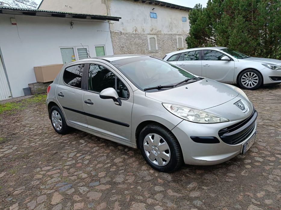 Peugeot 207 1.4 8v ładny