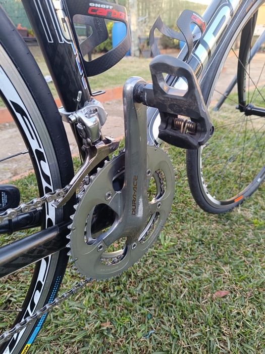 Bicicleta carbono top  + conjunto de rodas