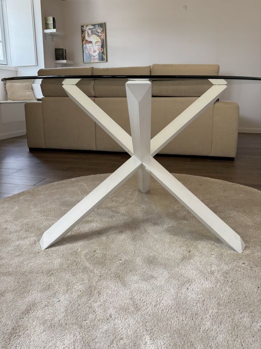 Mesa de sala redonda + 4 cadeiras + carpete