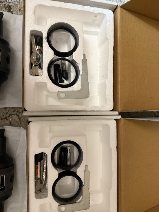 Ручка на розетці RDA A8011 циліндричний матовий