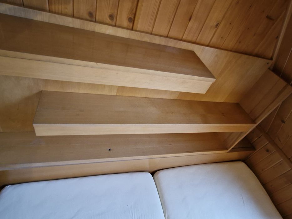 Sypialnia meble łóżko szafa wezgłowie stoliki  szuflady