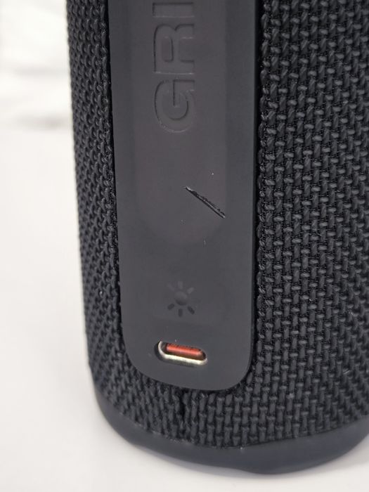 Портативна колонка JBL GRIP 16W