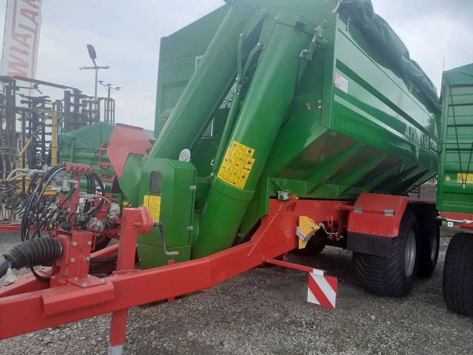 Pronar T740  Wóz przeładowczy, przyczepa przeładowcza T740 PRONAR