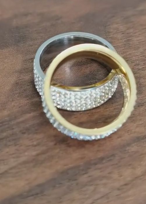 Sprzedam piękne pierścionki obrączki