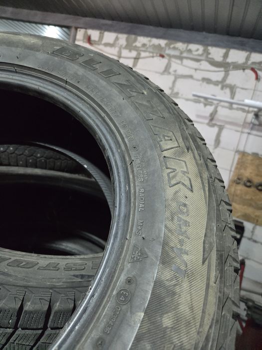 Шини 225/65 R17 Bridgestone зима