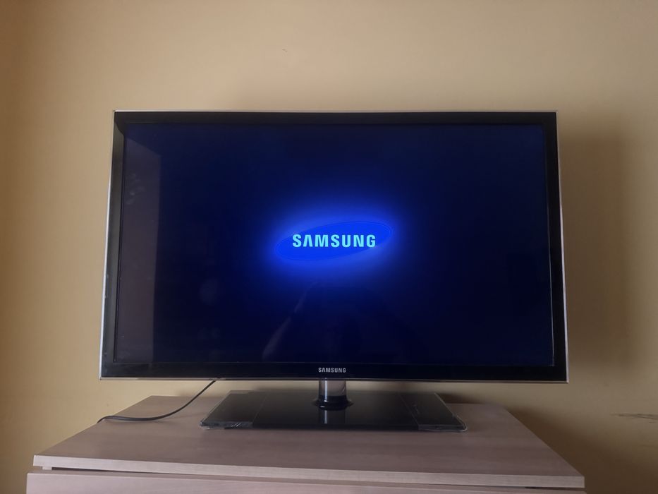 TV samsung UE40D5000