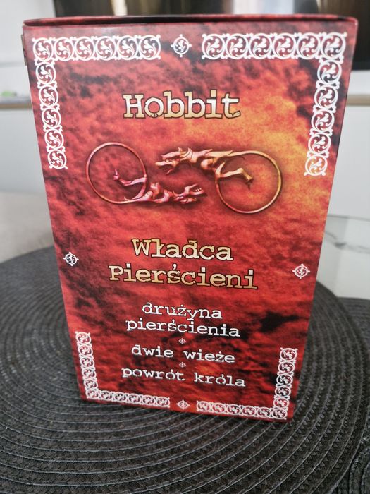 Władca pierścieni i Hobbit.