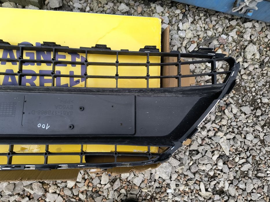 Grill atrapa chłodnicy Ford Fiesta Mk 7 VII