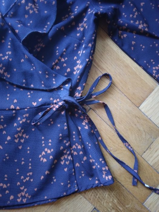 Granatowa wiązana koszula w serduszka Top Secret XS