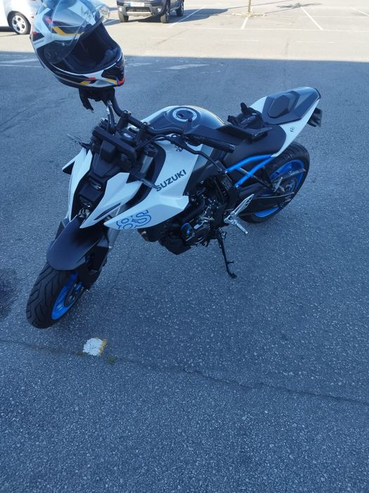 Suzuki GSX 8S completamente nova
