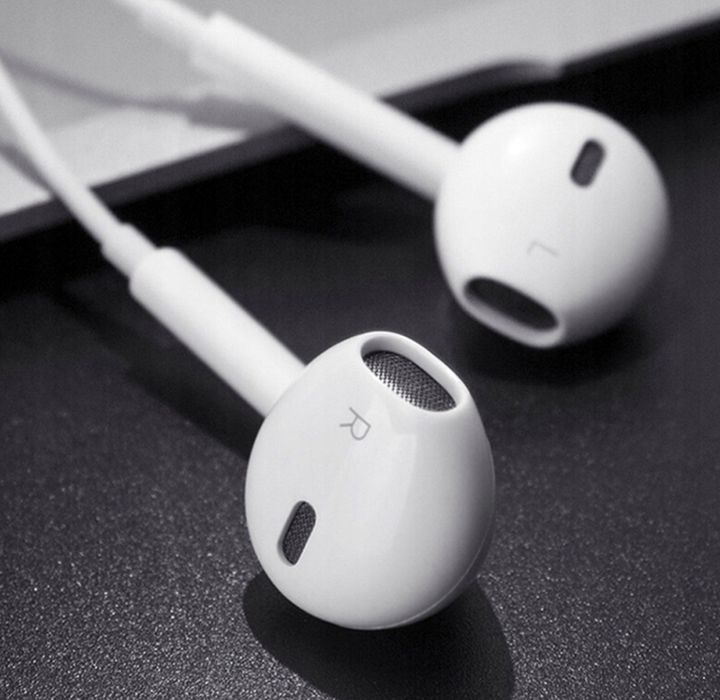 Słuchawki przewodowe z USB-C + Etui – Mikrofon, Sterowanie, Białe