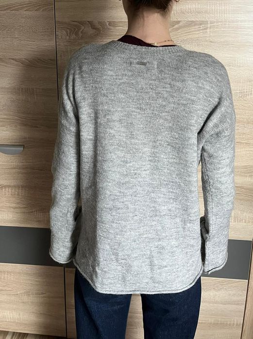 Sweterek damski popielaty Mohito