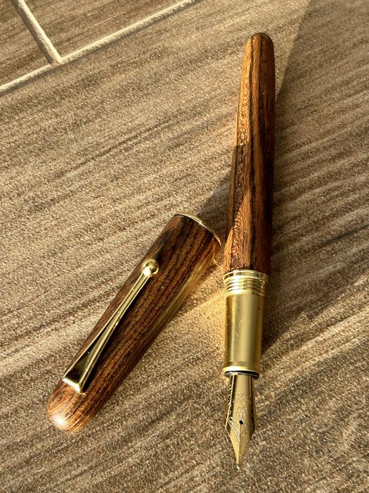 Drewniane Pióro Wieczne z egzotycznego drzewa Bocote